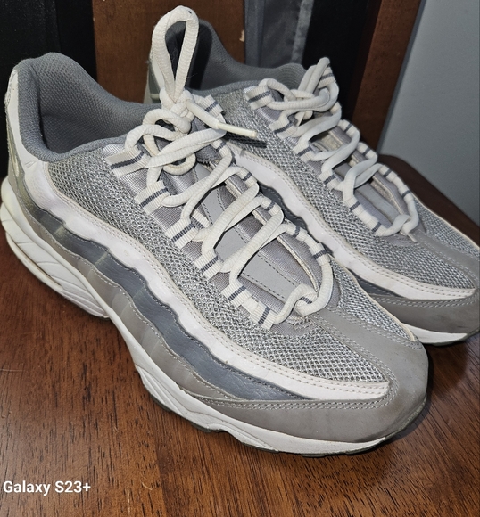 Nike Kids Sneakers - Gray and White